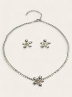 Butter Daisy Necklace