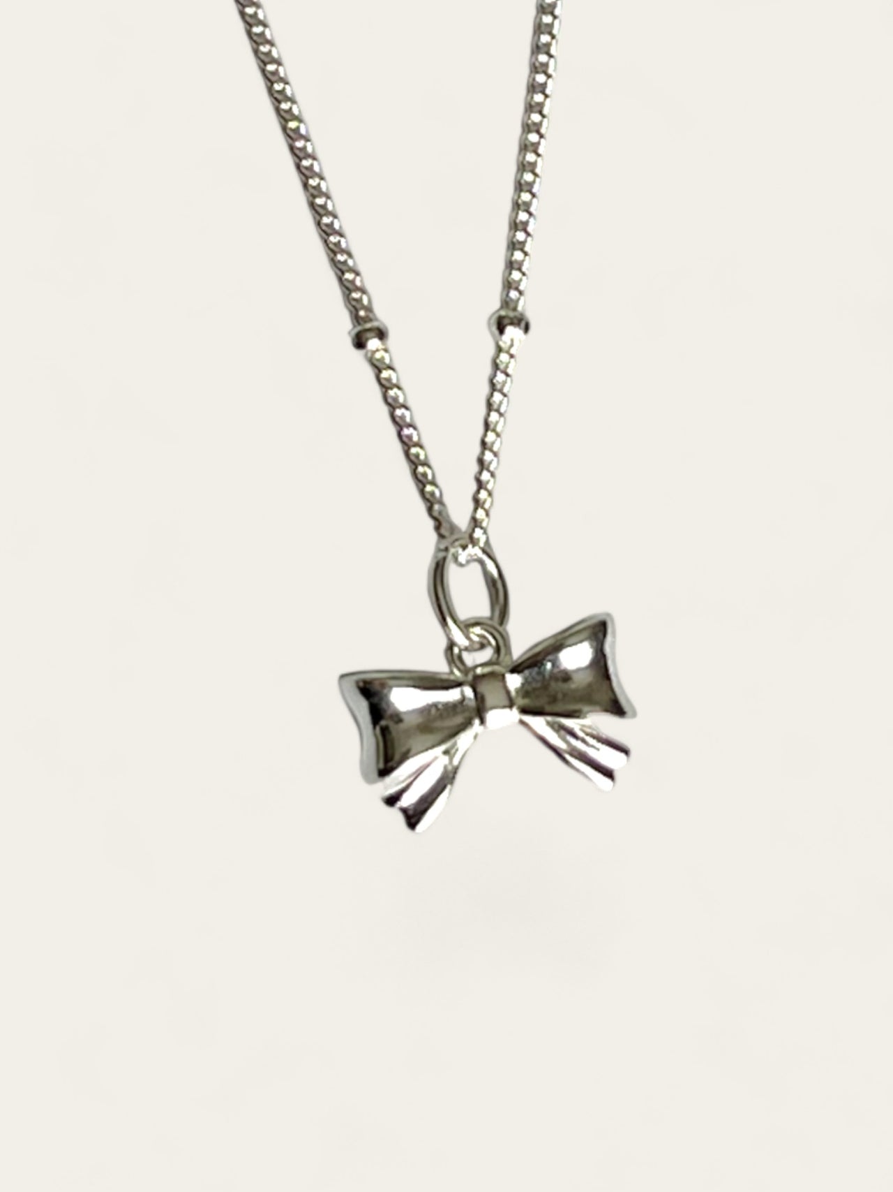 Chunky Bow Ball Necklace - Silver