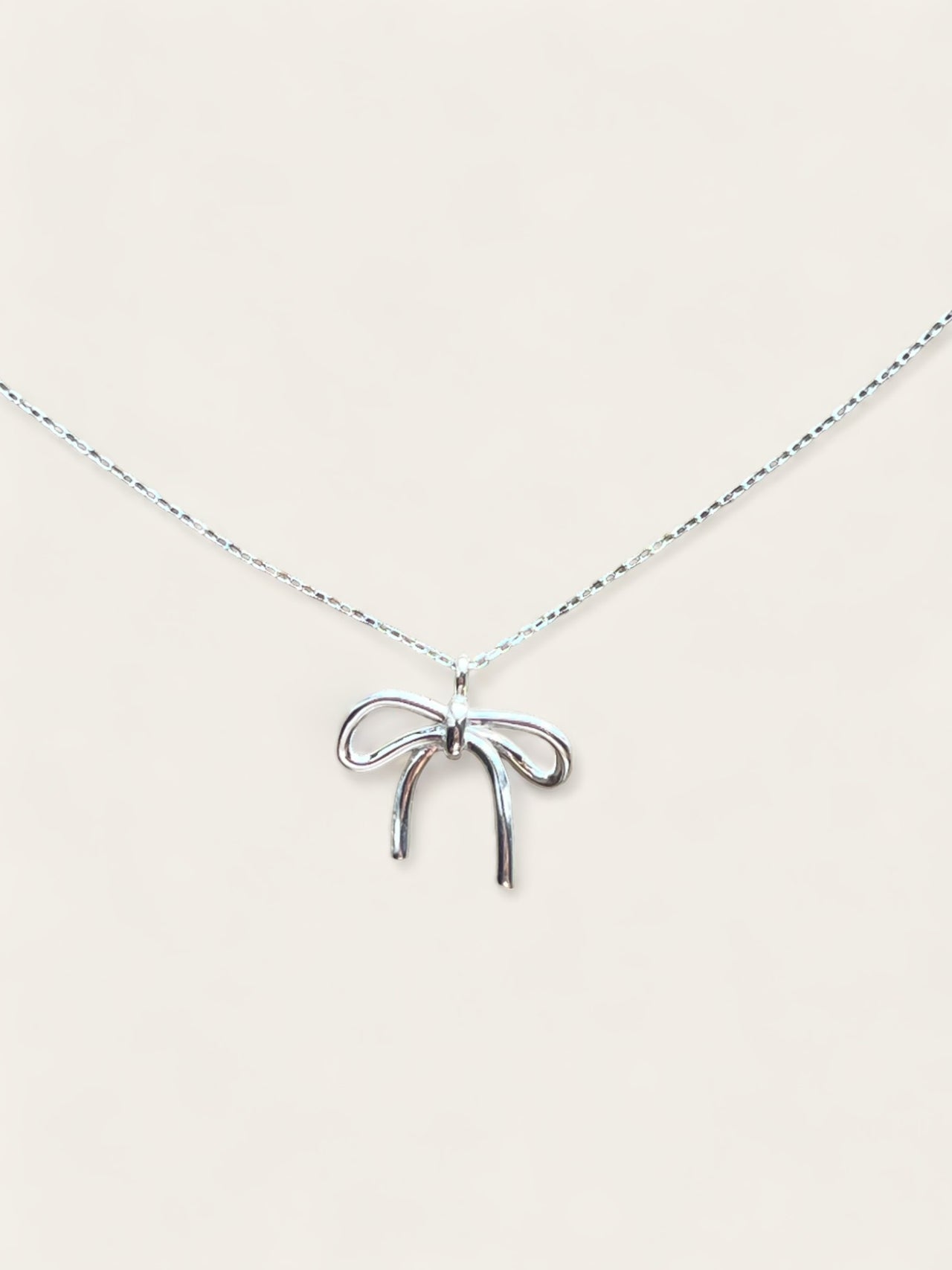 Fine Bow Necklace - Silver