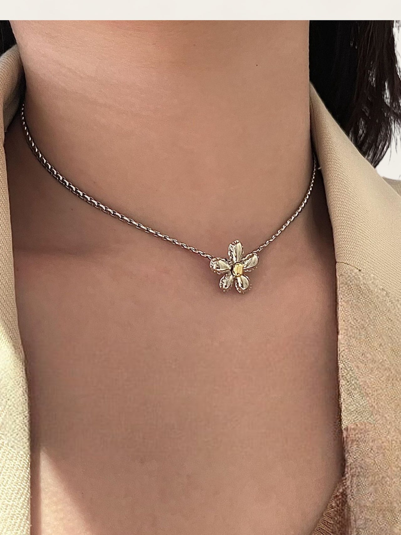 Butter Daisy Necklace